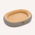 Corbeille pour chat gris avec intérieur en peluche beige ultra douce et rebords rembourrés pour un confort optimal.