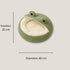Vue du coussin chat cocooning en forme de grenouille, en polaire verte douce, présenté avec ses dimensions 40 cm de diamètre et 20 cm de hauteur.