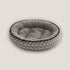 Photo studio du coussin rond gris pour chaton avec motif imprimé.