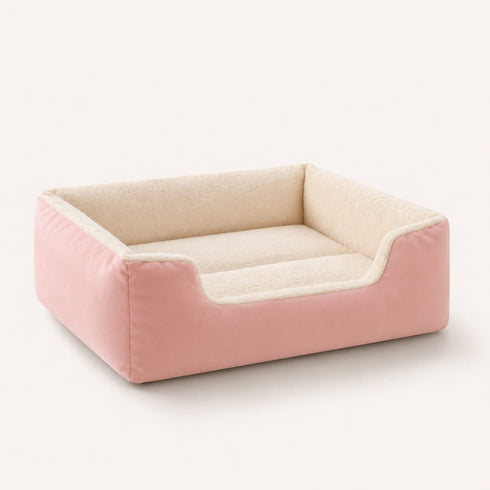Grand panier chat rose avec interieur creme ultra doux et rebords confortables, photographie produit sur fond clair style e-commerce