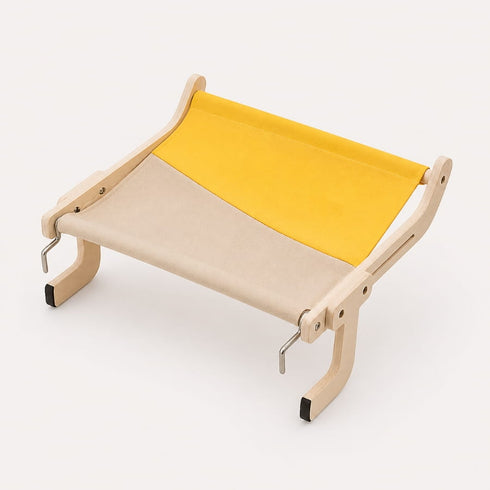 Hamac de fenêtre sans ventouse jaune et gris avec structure en bois ajustable pour chat.
