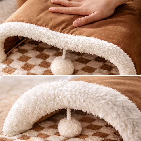 Gros plan sur la texture douce et moelleuse du lit tunnel pour chat marron avec jouet suspendu et finition confortable.