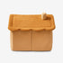 Maison pour chat intérieur beige vue arrière sur fond blanc