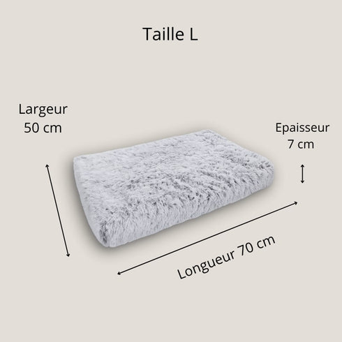 Matelas pour chat gris en peluche, taille M, dimensions 70 × 50 cm avec une épaisseur de 7 cm pour un couchage confortable et isolant.