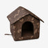 Niche pour chat extérieur isolée marron à motif feuilles, vue produit sans chat.