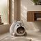 Chat endormi dans une niche pour chat grise en forme de husky, idéale pour créer un espace de repos chaud et rassurant à l’intérieur.