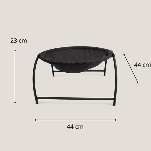 Dimensions du panier pour chat design CatNest avec structure sur pieds, indiquant largeur, profondeur et hauteur du couchage.
