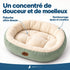 Panier douillet pour chat vert et écru, présenté avec sa peluche ultra-douce et son rembourrage épais et moelleux pour le repos.