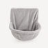 Panier radiateur pour chat en peluche gris clair avec forme cocon suspendue, idéal pour offrir un couchage chaud et apaisant.